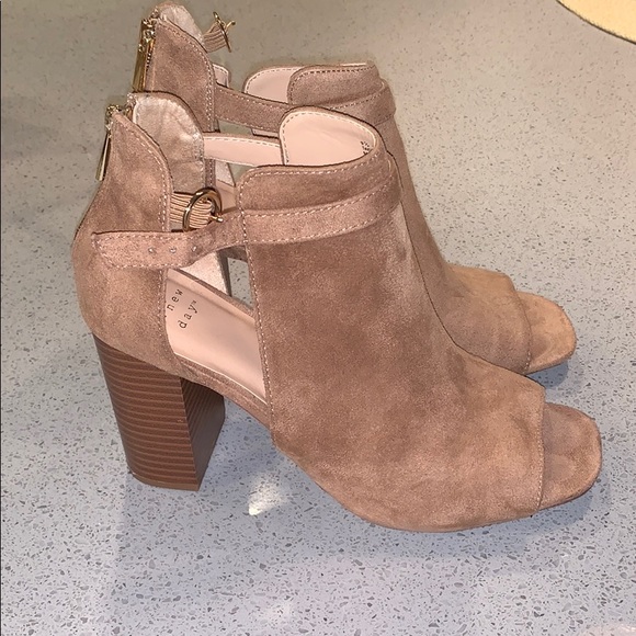 A New Day Nude Heels - Picture 2 of 5